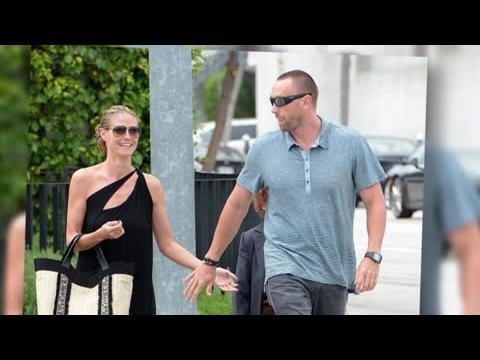 VIDEO : What Do Heidi Klum And Boyfriend's Matching Rings Mean?