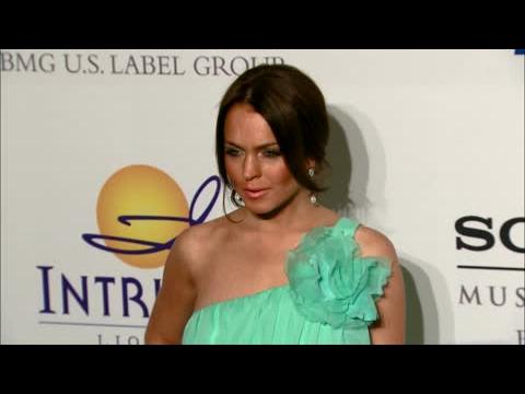 VIDEO : Lindsay Lohan Faces Arrest After Skipping Court-Ordered Rehab