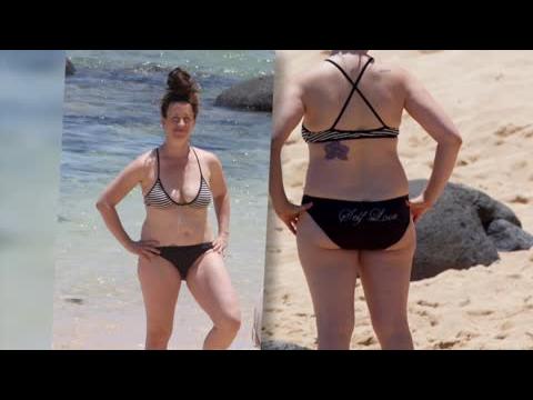 VIDEO : Bikini-Clad Alanis Morissette Shows 'Self Love' On Hawaiian Holiday