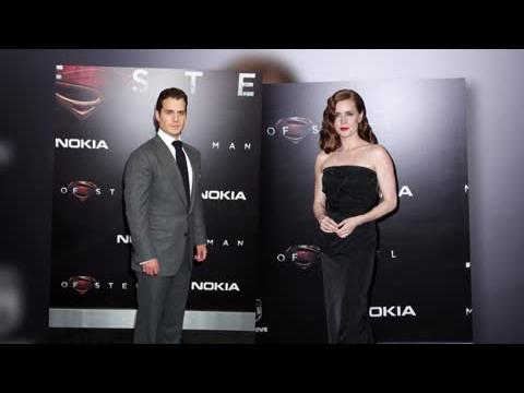 VIDEO : Amy Adams Wows In Lacy Black Gown At Man Of Steel Premiere