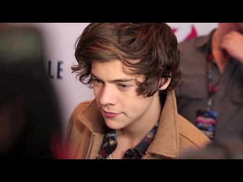 VIDEO : Is Harry Styles Starting Solo Career, Leaving 1D?