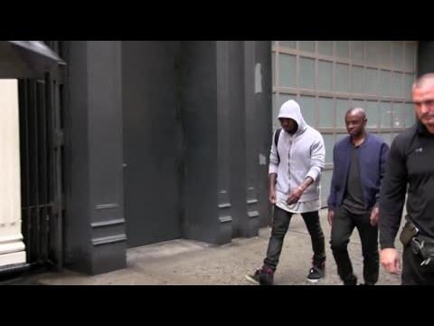 VIDEO : Kanye West Snaps At Photographer While In New York