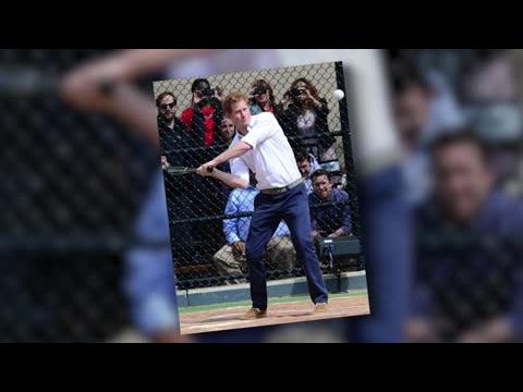 VIDEO : Prince Harry Scores As He Plays Baseball In New York City