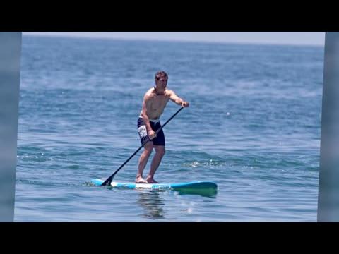 VIDEO : Tom Cruise Fait Du Paddleboard à Malibu
