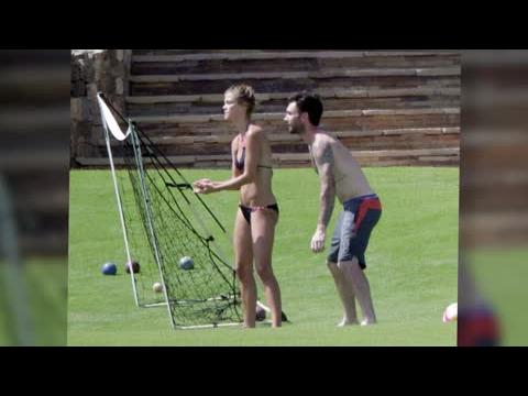 VIDEO : Bikini-Clad Nina Agdal And Adam Levine Seen Together In Mexico