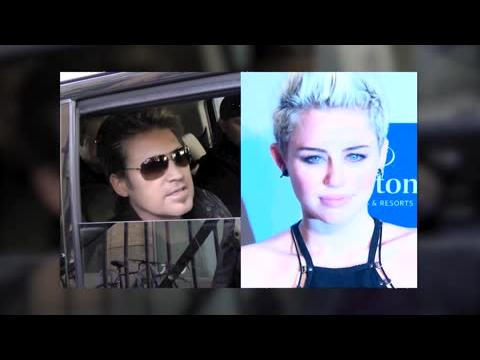 VIDEO : Is Miley Cyrus Threatening To Air Billy Ray's Dirty Laundry?