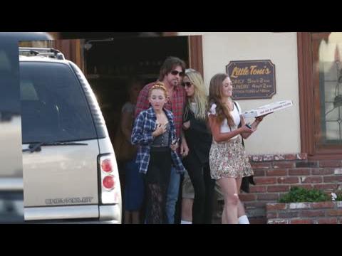 VIDEO : Billy Ray And Tish Cyrus On A Date After Filing For Divorce