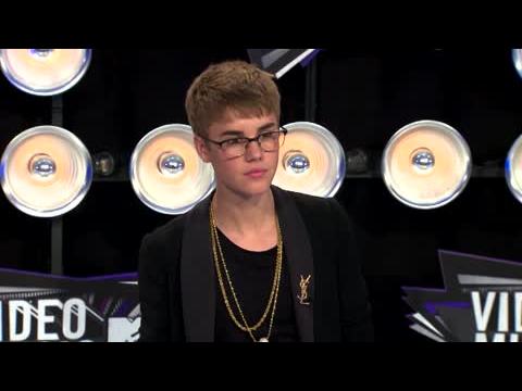 VIDEO : Justin Bieber Attaqu Sur Scne  Duba