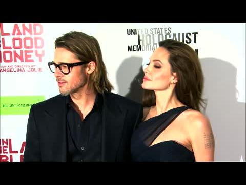 VIDEO : How Brad Pitt Kept Angelina Jolie's Double-Mastectomy Secret