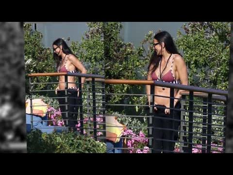 VIDEO : Demi Moore Assure En Bikini Chez Harry Morton