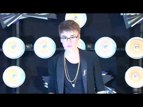 VIDEO : Justin Bieber S'envole Pour L'espace