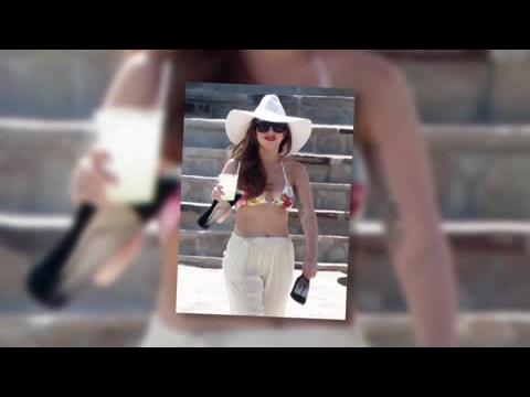 VIDEO : Lady Gaga Shows Off Her Toned Bikini Body In Mexico