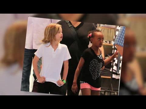 VIDEO : Shiloh Jolie-Pitt Fait Du Shopping  New York