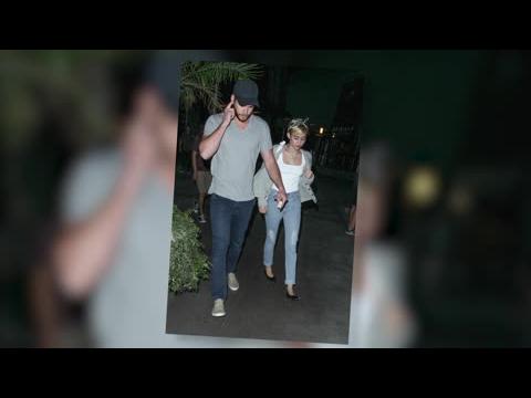 VIDEO : Liam Hemsworth And Miley Cyrus Seen Together Again