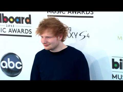 VIDEO : Ellie Goulding Dismisses Ed Sheeran Dating Rumors
