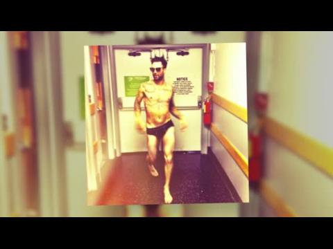 VIDEO : Adam Levine Strips Down For Fianc Behati's Instagram Photo