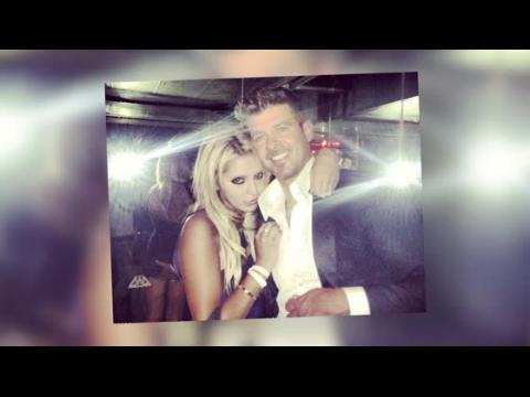 VIDEO : Robin Thicke Busted Grabbing NYC Based Fan's Backside