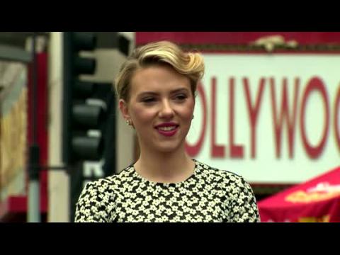 VIDEO : Scarlett Johansson Wouldn't Rule Out Going Into Politics