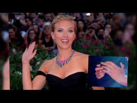 VIDEO : Scarlett Johansson Engaged To Romain Dauriac