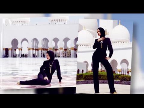 VIDEO : Rihanna Branded Disrespectful for Posing Outside Mosque