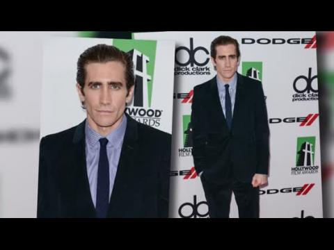 VIDEO : Jake Gyllenhaal Loses Over 20lbs to Play a Hungry Reporter