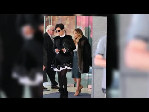 VIDEO : Kim Kardashian Makes Her First Post-Engagement Appearance