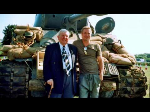VIDEO : Brad Pitt invite un vétéran de la Deuxième Guerre Mondiale sur le plateau de Fury