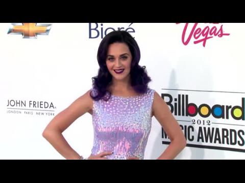 VIDEO : Katy Perry rvle qu'elle a eu des penses suicidaires aprs s'tre spare de Russell Brand