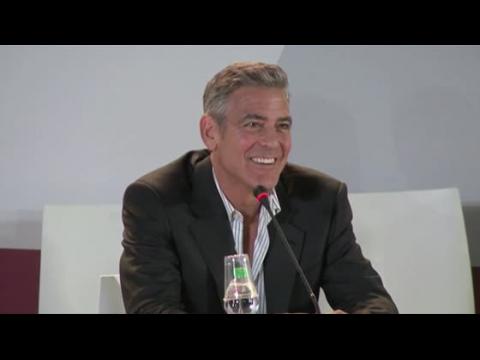 VIDEO : George Clooney saliendo con Monika Jakisic otra vez?