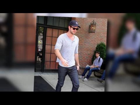 VIDEO : Liam Hemsworth Steps Out Solo After Racking Up a $3,800 Sports Bar Bill