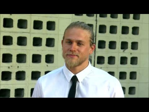 VIDEO : Why Charlie Hunnam Really Left 50 Shades of Grey