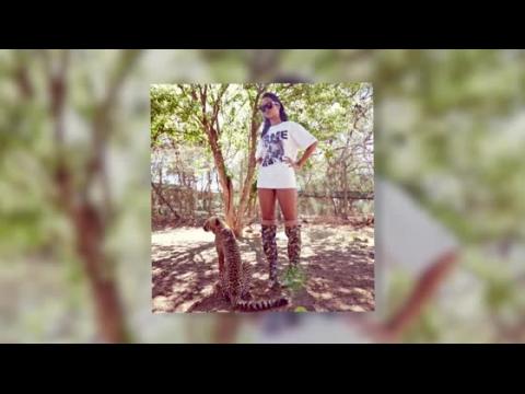 VIDEO : Rihanna caresse une lionne en Afrique du Sud