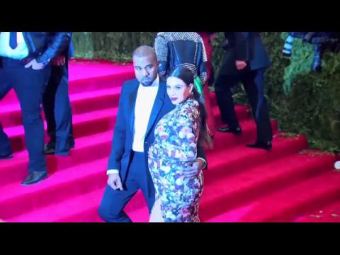 VIDEO : Kim Kardashian y Kanye West pelean sobre moda para bebs?