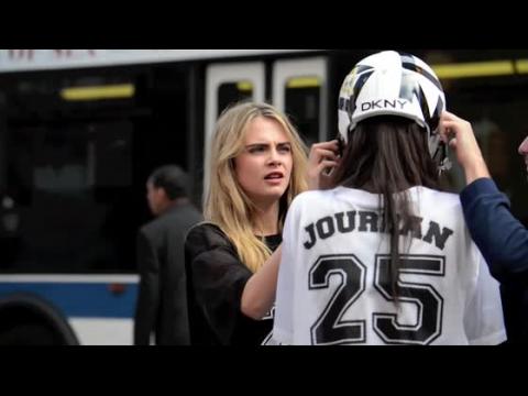 VIDEO : Cara Delevingne se pone ropa de futbol americano para DKNY