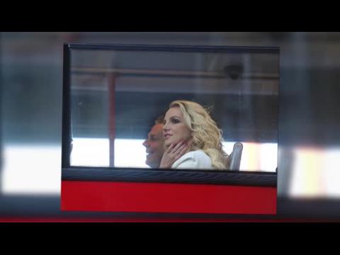 VIDEO : Britney Spears recorre Londres en un bus de dos pisos rojo
