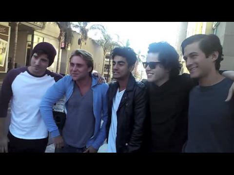 VIDEO : One Direction Imposters Prank Fans in Hollywood, it Works