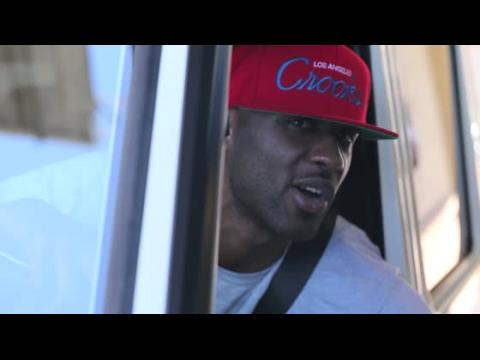 VIDEO : Lamar Odom Isn't In Rehab, Ignoring Khloe