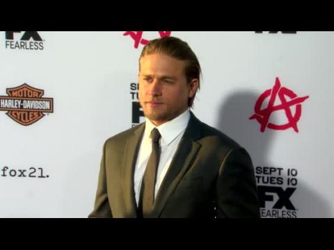 VIDEO : Charlie Hunnam Expected Public Outrage For 'Grey' Role