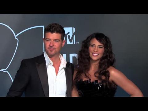 VIDEO : Robin Thicke Says He Has 'The Most Functional, Dysfunctional Marriage In Hollywood'