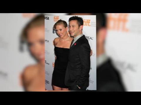 VIDEO : Scarlett Johansson Sizzles As Joseph Gordon-Levitt Admits Her Sex Appeal Is 'Off The Charts'