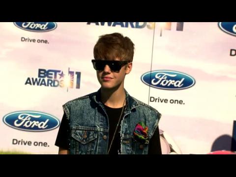 VIDEO : Justin Bieber Reportedly Evicting His Friends