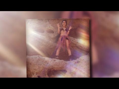 VIDEO : Vanessa Hudgens Strips Down To Her Bikini Top For A Hike In Malibu