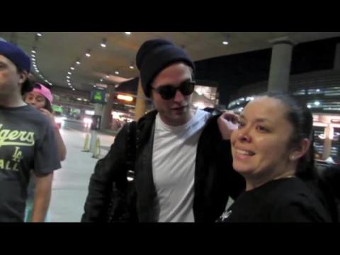 VIDEO : Robert Pattinson Incendie Les Fans De Twilight
