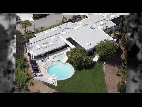 VIDEO : Courteney Cox And David Arquette Selling Mansion