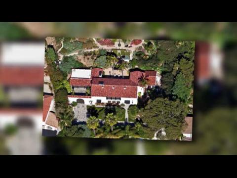 VIDEO : Robert Pattinson Is Selling the LA Mansion He Shared With Kristen Stewart
