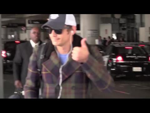 VIDEO : James Franco Tells Photographers To 'F*** Off!'