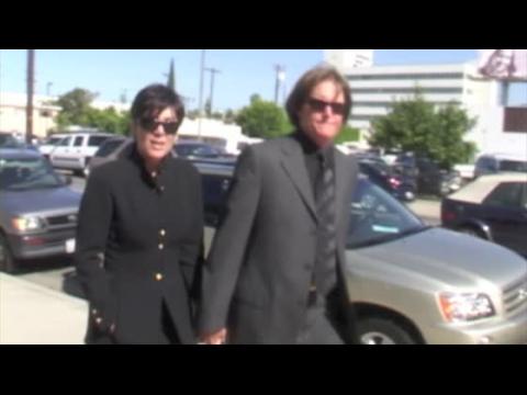 VIDEO : Kris and Bruce Jenner Split After 22 Years of Marriage