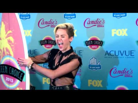 VIDEO : Miley Cyrus Offered $1M to Direct Adult Video