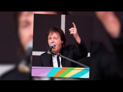 VIDEO : Paul McCartney Performs In Times Square