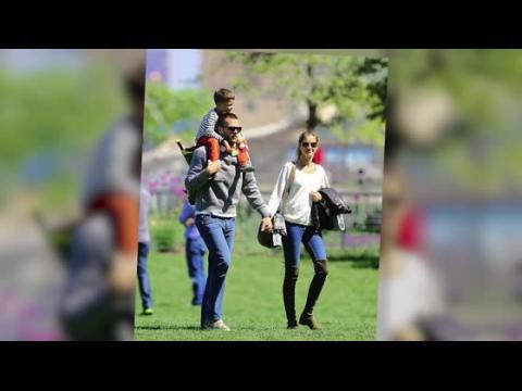 VIDEO : Gisele Bundchen & Tom Brady Have Family Fun in the Park With Benjamin